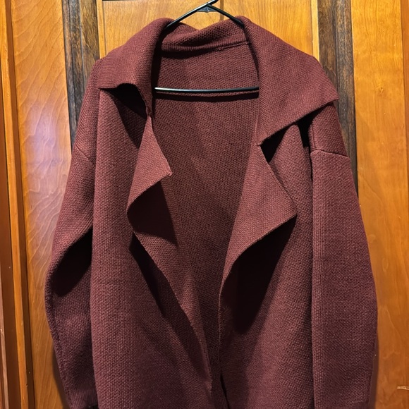 Cardigan with Pockets: Maroon Color. - Picture 2 of 5